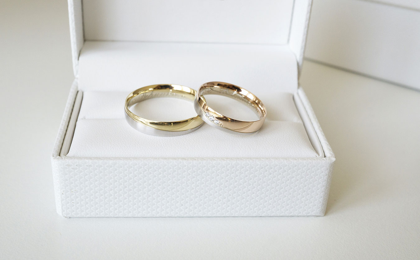 Bohumila - Model 1275 (pánský prsten v kombinaci bílo-žlutého zlata, dámský prsten kombinace bílo-červené zlato)
